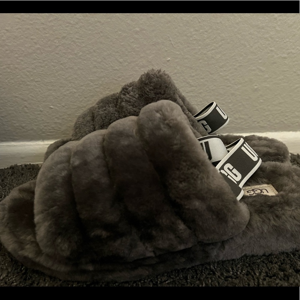 Hi! These are size 10/11 Uggs! Worn twice and in great condition.